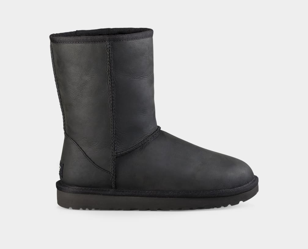 UGG Women's Short Leather Classic Boot, Black, 3 UK: : Fashion