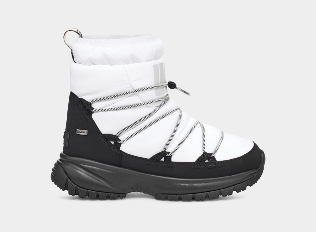 Ugg moon boots best sale