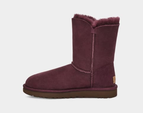Short button on sale uggs