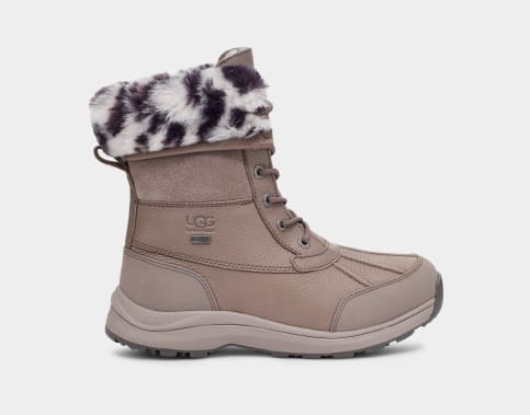 Ugg adirondack iii snake white top