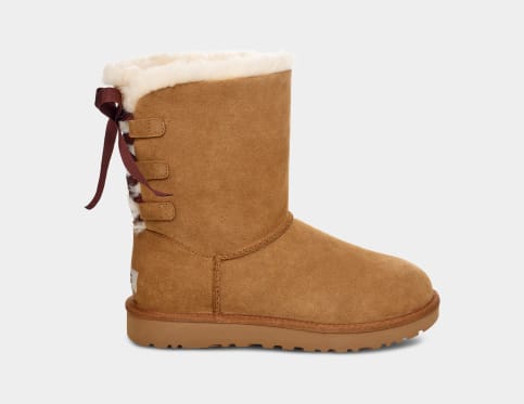 Short bailey bow shop uggs