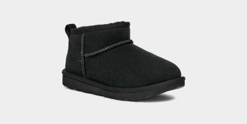 Black top uggs boys