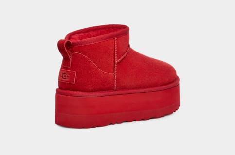 Red best sale short uggs