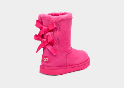 Hot pink best sale uggs with bows