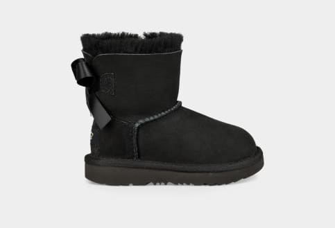 Boy shop uggs black