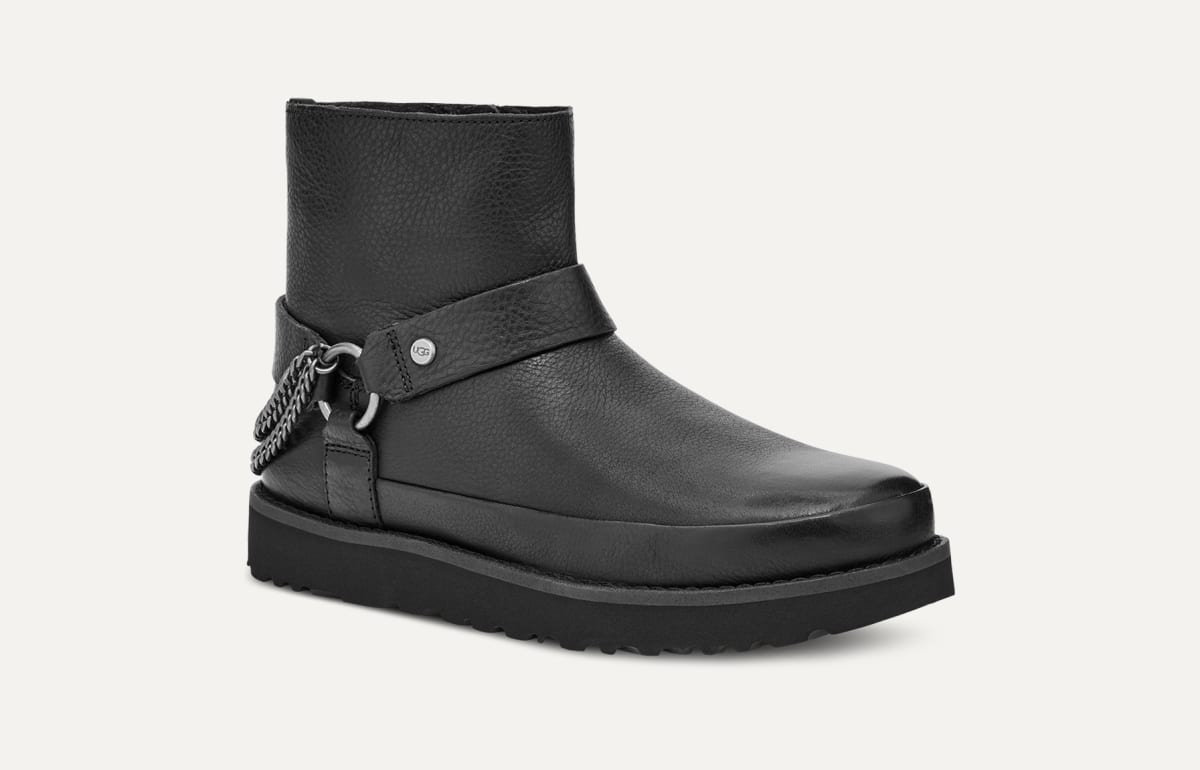 Uggs with chain discount