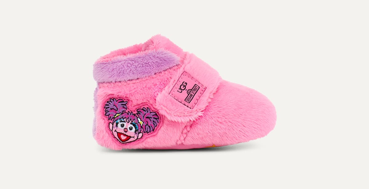 Baby girl pink uggs deals