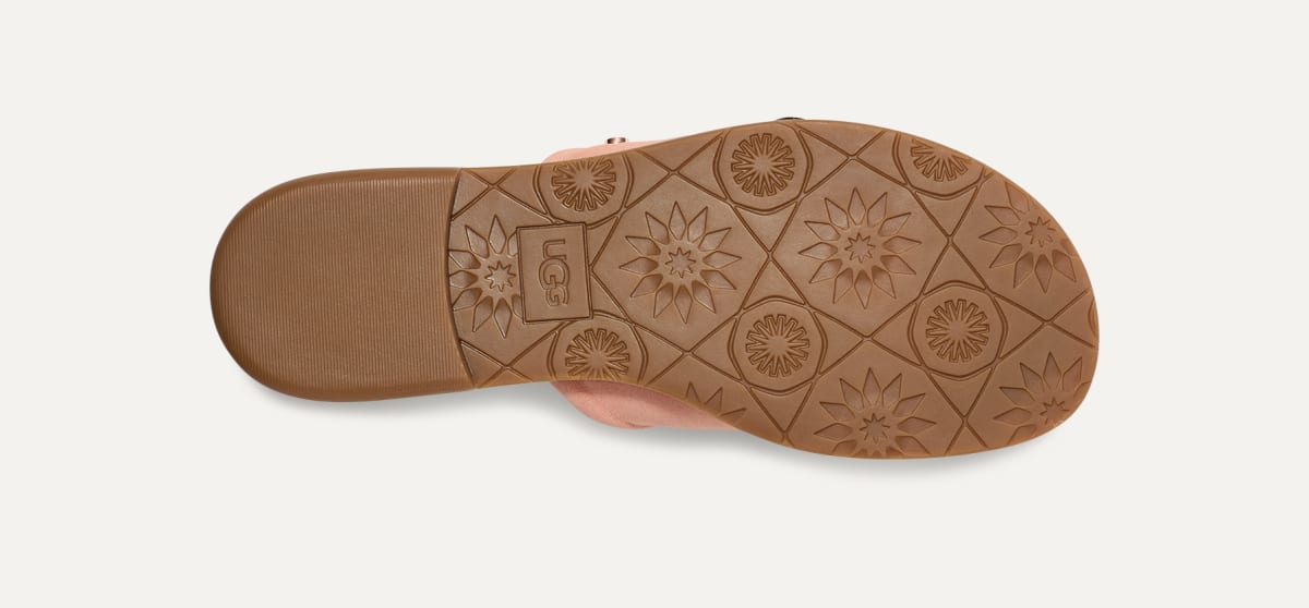 Ugg suntan color outlet