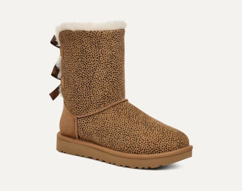 Ugg boots one bow store