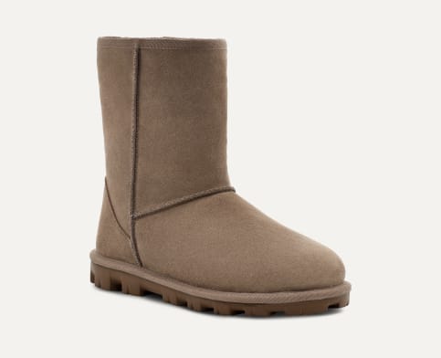 Uggs essential short outlet