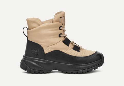 And other stories hiking boots 2025