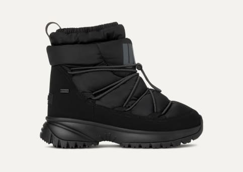 Black low ugg boots outlet