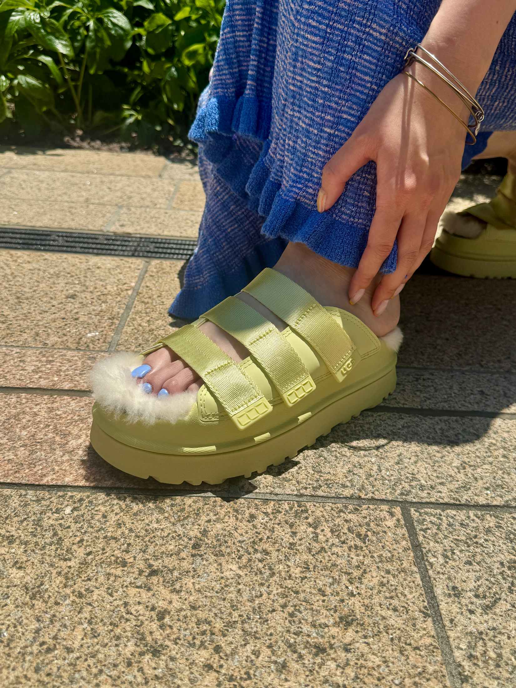 GoldenGlow Slide & Sheepskin Insole