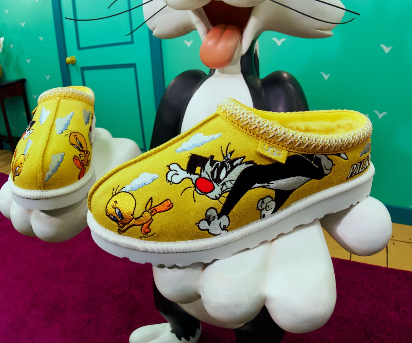 靴 PALACE UGG LOONEY TUNES TASMAN US9 UGG Tasman Slipper Palace x Looney Tunes Chestnut Men's - 1181910