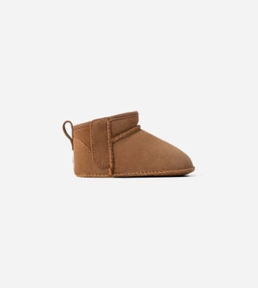Bottine Classic Ultra Mini pour Grand Enfant in Brown, Taille 16, Daim