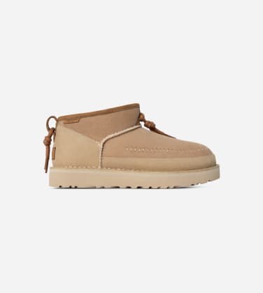 Botte UGG Classic Ultra Mini Crafted Regenerate pour Femme in Beige, Taille 34.5, Daim