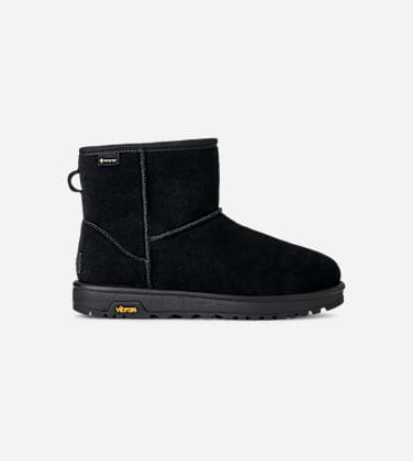 UGG Botte Classic Mini GTX in Black, Taille 36, Daim