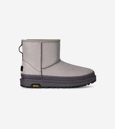 UGG Botte Classic Mini Reflective in Silver Reflective, Taille 42, Synthétique