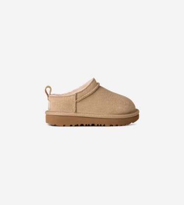 UGG Botte Classic Micro in Beige, Taille 22, Daim