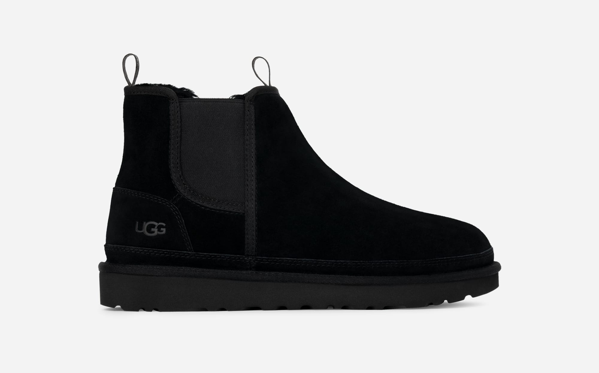 CHELSEA BOOTS