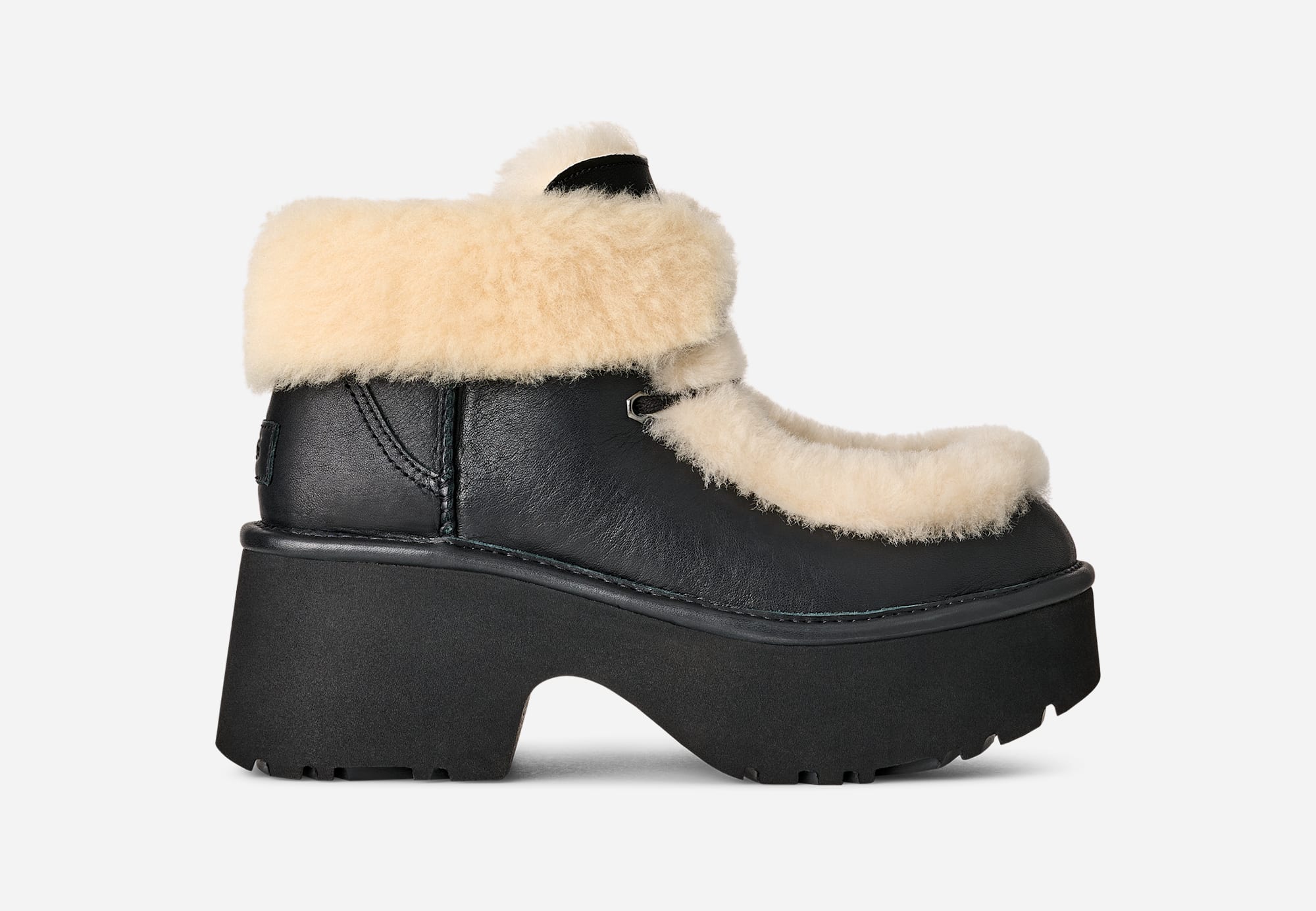 UGG Botte en cuir à lacets Classic Esmee in Black