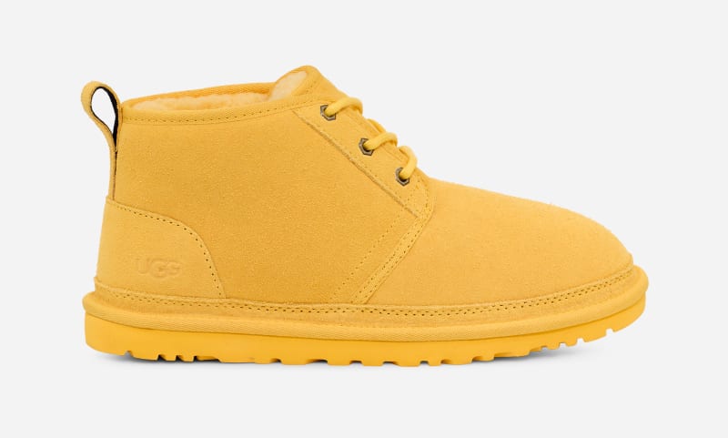 UGG Men's Neumel Leather Shoes Chukka Boots in Corn