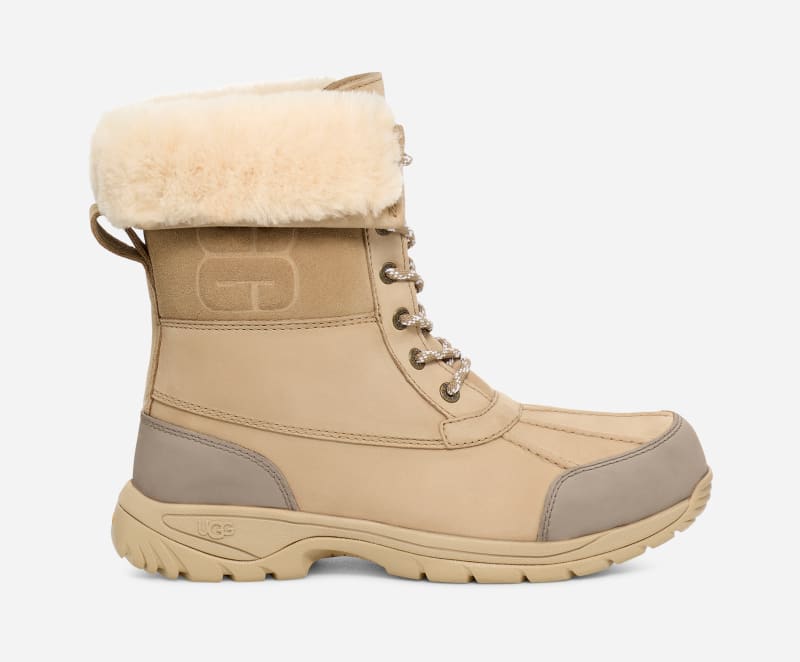 UGG Butte Logo Boot in Brown