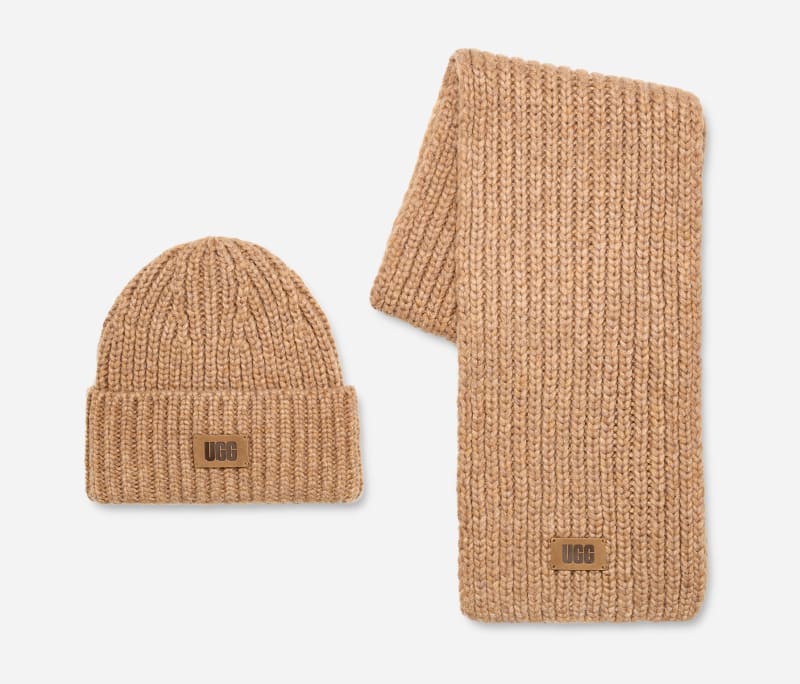 UGG Chunky Knit Set in Brown