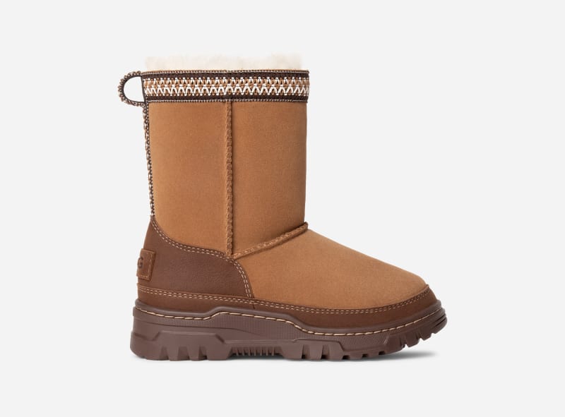UGG Classic Short TrailGazer Boot for Kids in Brown, Size 9, Leather/Polyester/Wool