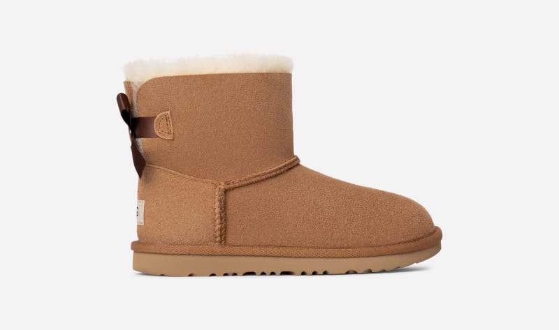 UGG Kids' Mini Bailey Button II Boot in Brown, Size 35 | Suede