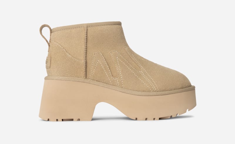 UGG Ultra Mini New Heights Sunwave in Brown, Maat 39, Suede