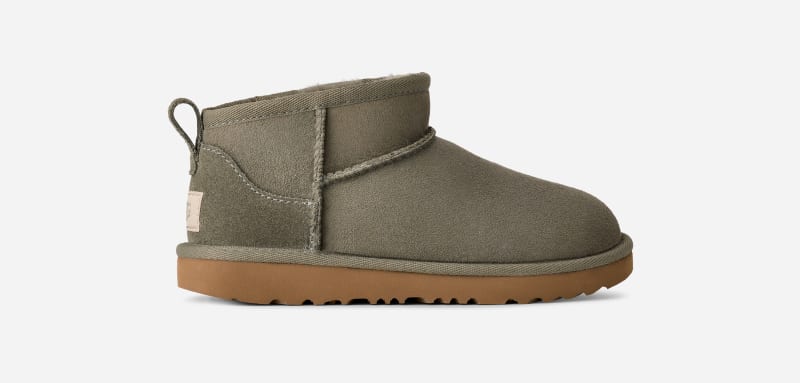 UGG Classic Ultra Mini Boot for Kids in Green, Size 13K, Twinface/Polyester/Wool