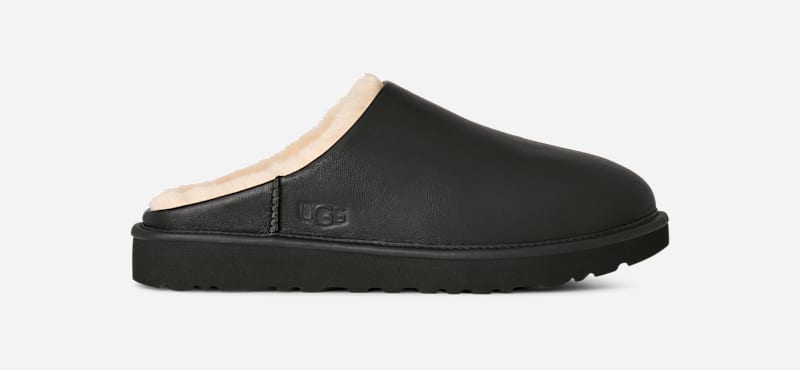 UGG Classic Slip-On Noir for Men in Black, Size 6, Leather/Polyester