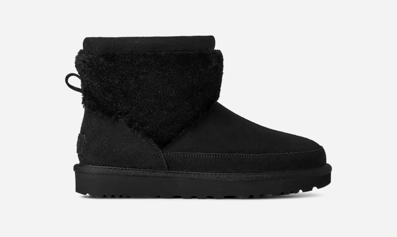 UGG Classic Mini Snugscape Boot in Black, Maat 40, Suede