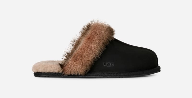 UGG® Scuffette Nubuck Slipper in Black, Size 5, Polyester/Wool