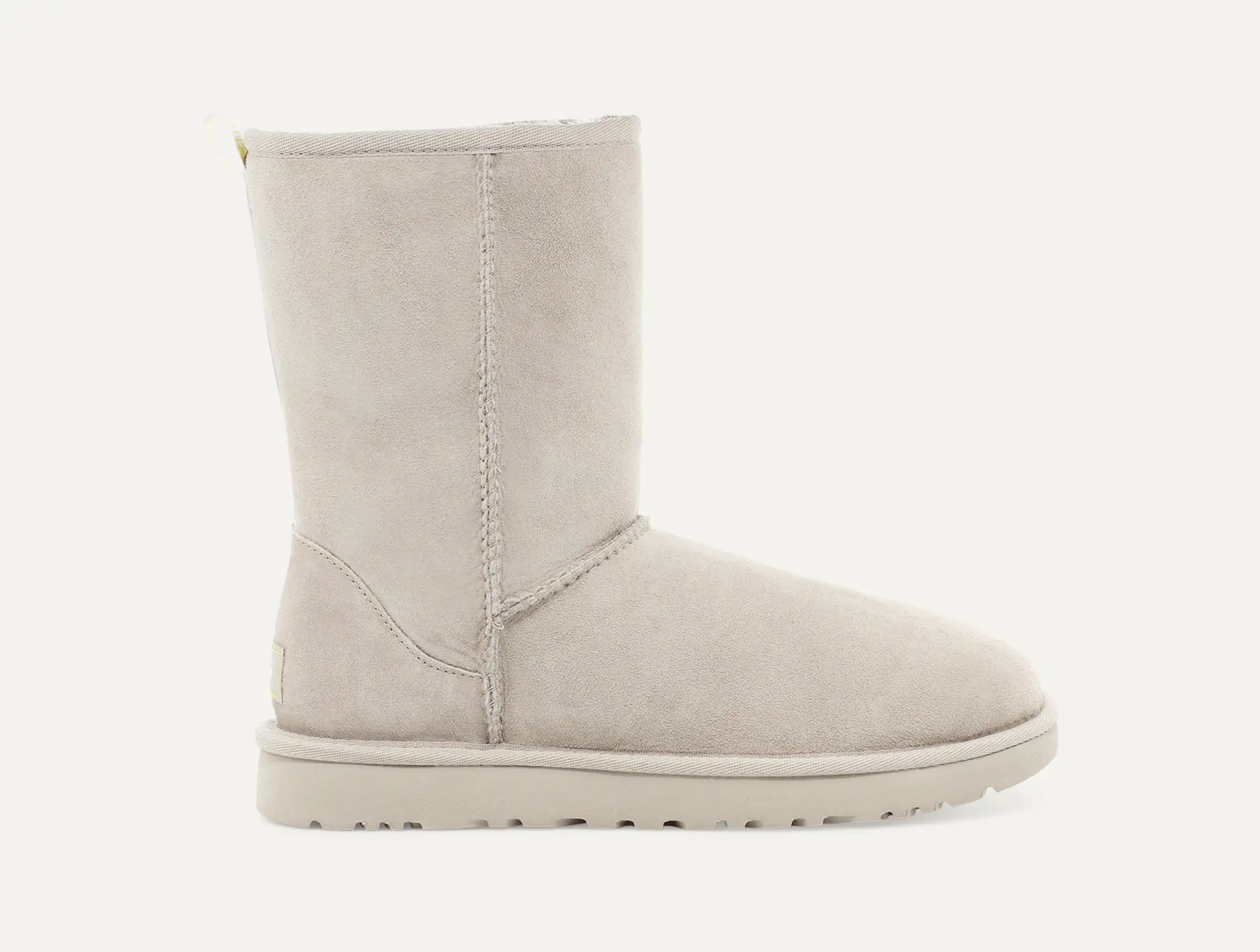送料込[UGG] Classic Short II Graphic Logo Classic Short II Graphic Logo Boot | UGG®