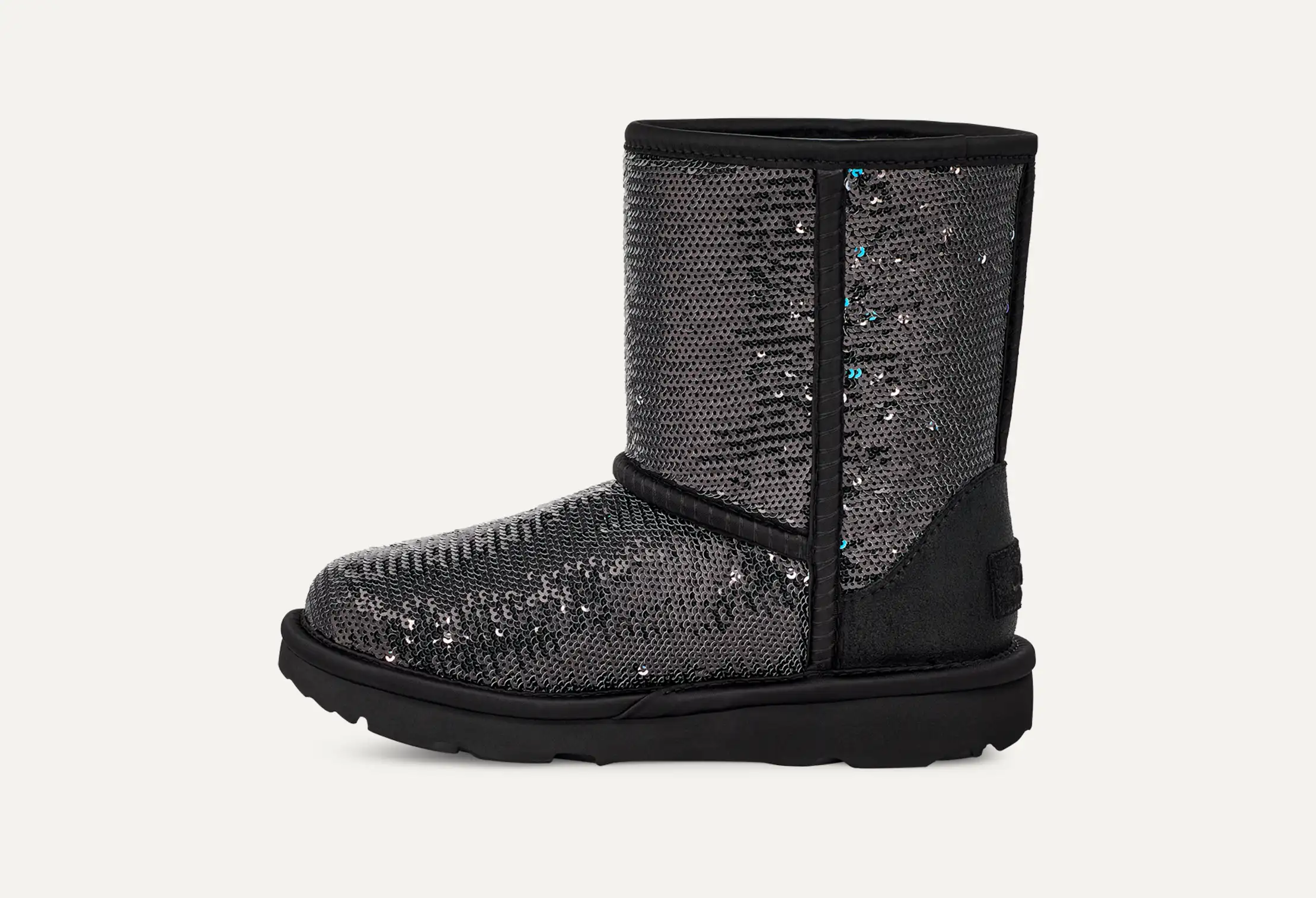 SALE【キラキラ♪】UGG Classic Short Chunky Sequin ブーツ Classic Short Chunky Sequin Boot | UGG®