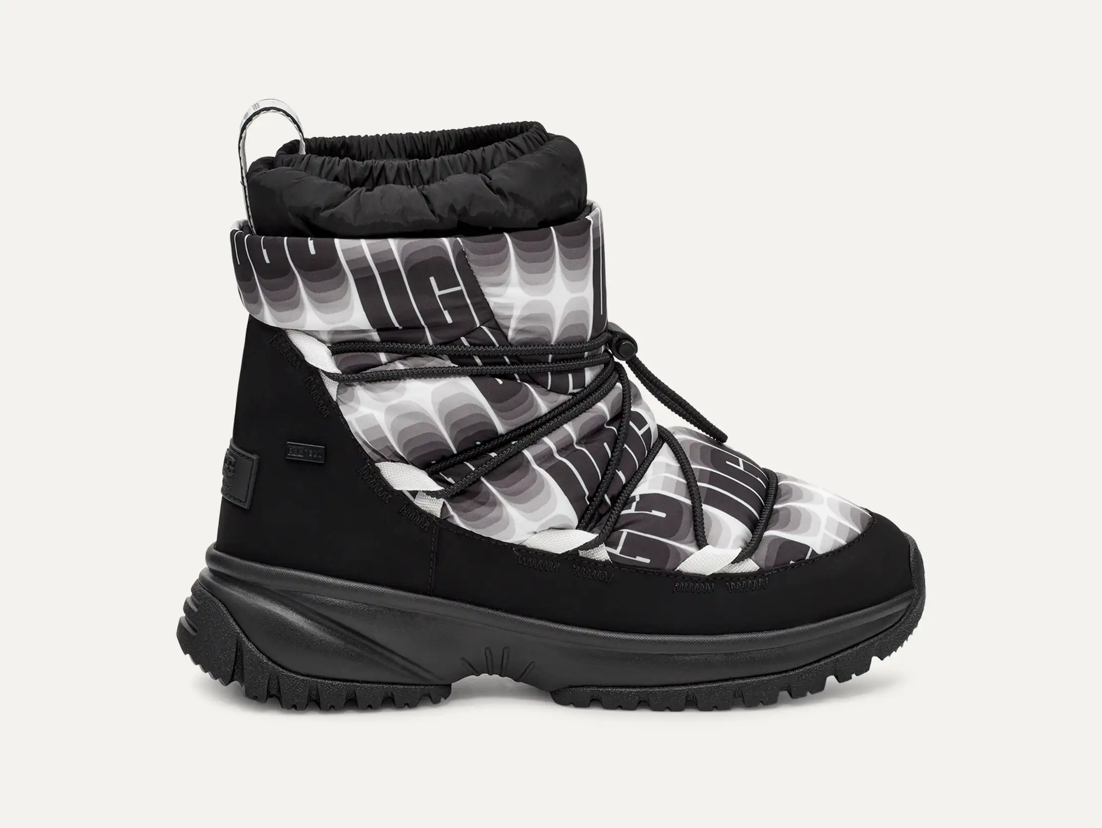 人気【UGG】Yose Puffer ミドル ロゴ スノー ブーツ 防水 防寒 人気【UGG】Yose Puffer ミドル ロゴ スノー ブーツ 防水 防寒