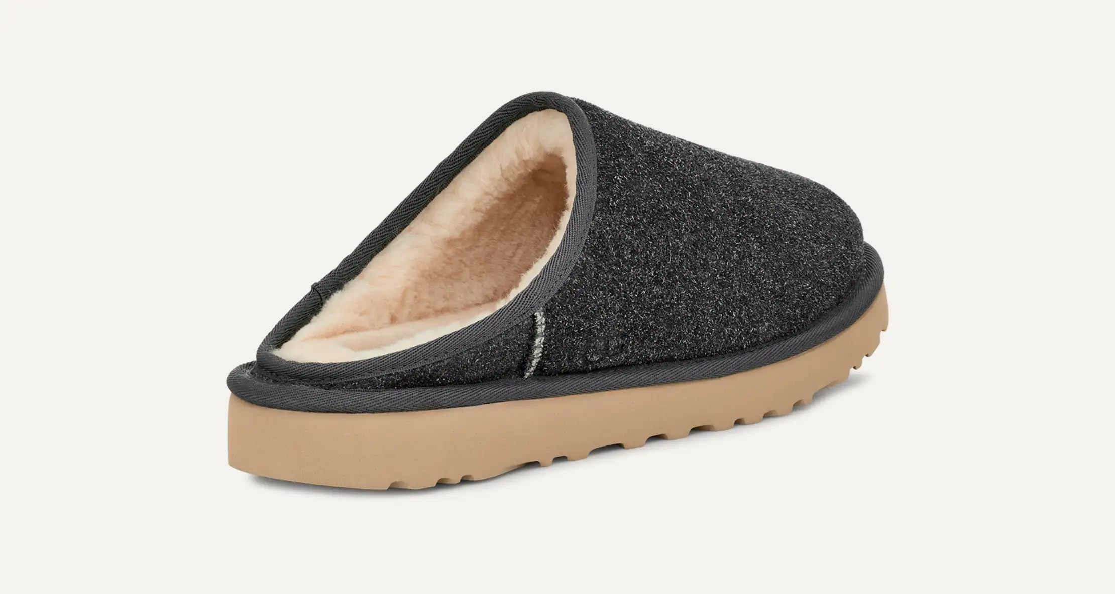 【UGG】Classic Slip-On Shaggy Suede/スリッポン Men's Classic Slip-On Shaggy Suede Slipper | UGG®