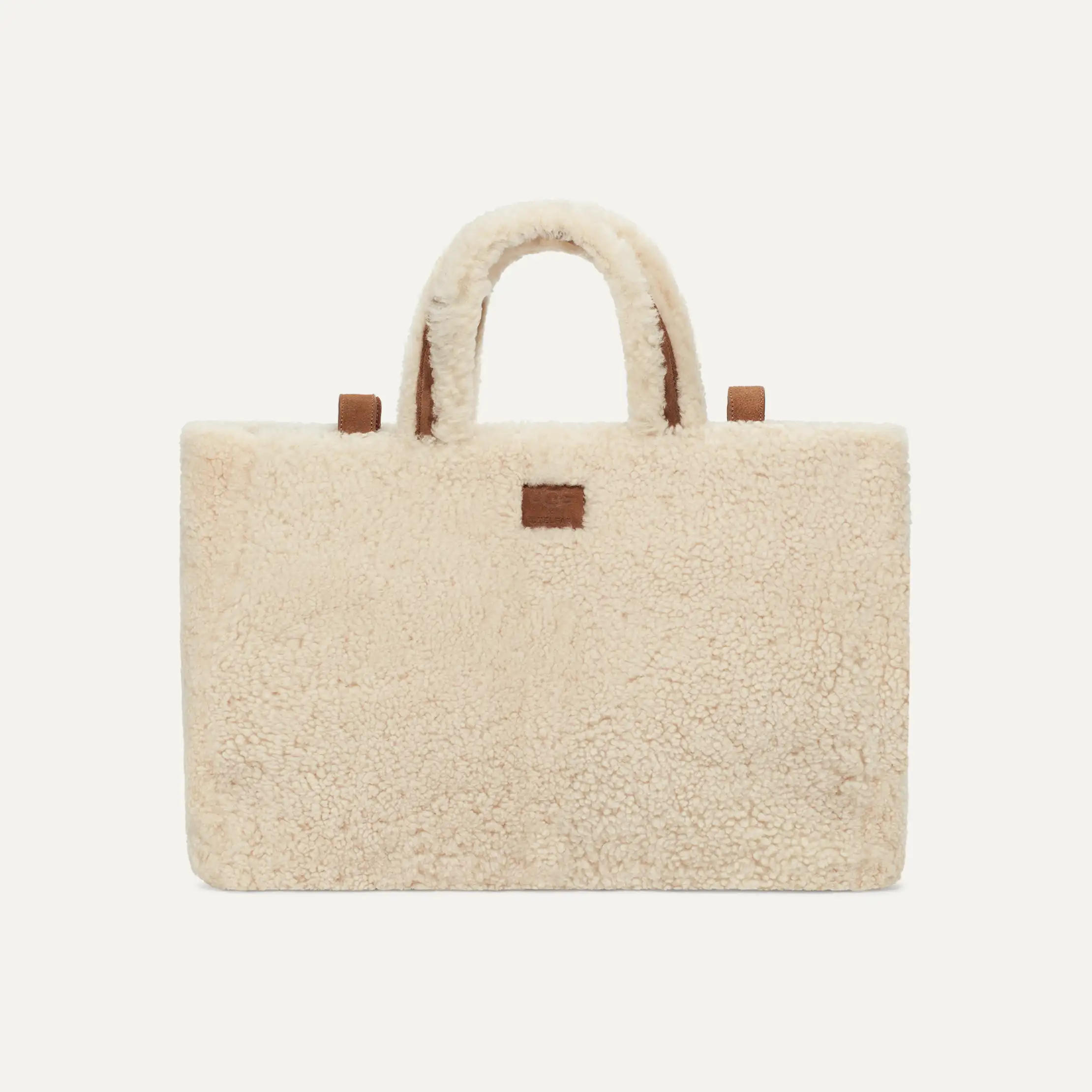 UGG x TELFAR Medium Reverse Shopper ナチュラル UGG X TELFAR Reverse Shopper MEDIUM Bag Sheepskin Suede