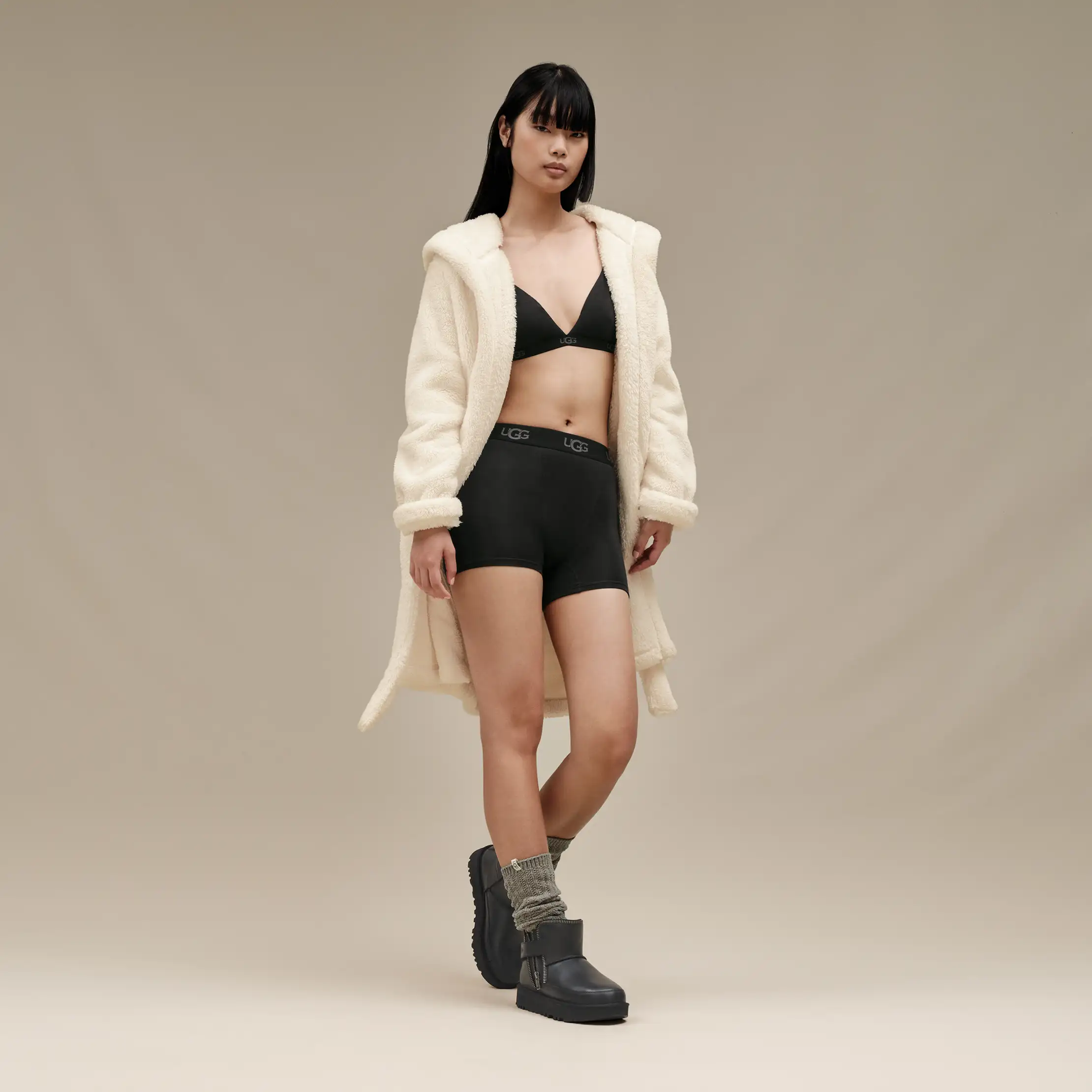 新作 UGG クラッシック Classic Mini Moto Boot 1164710-BLK_1.png?_s=RAABAB0