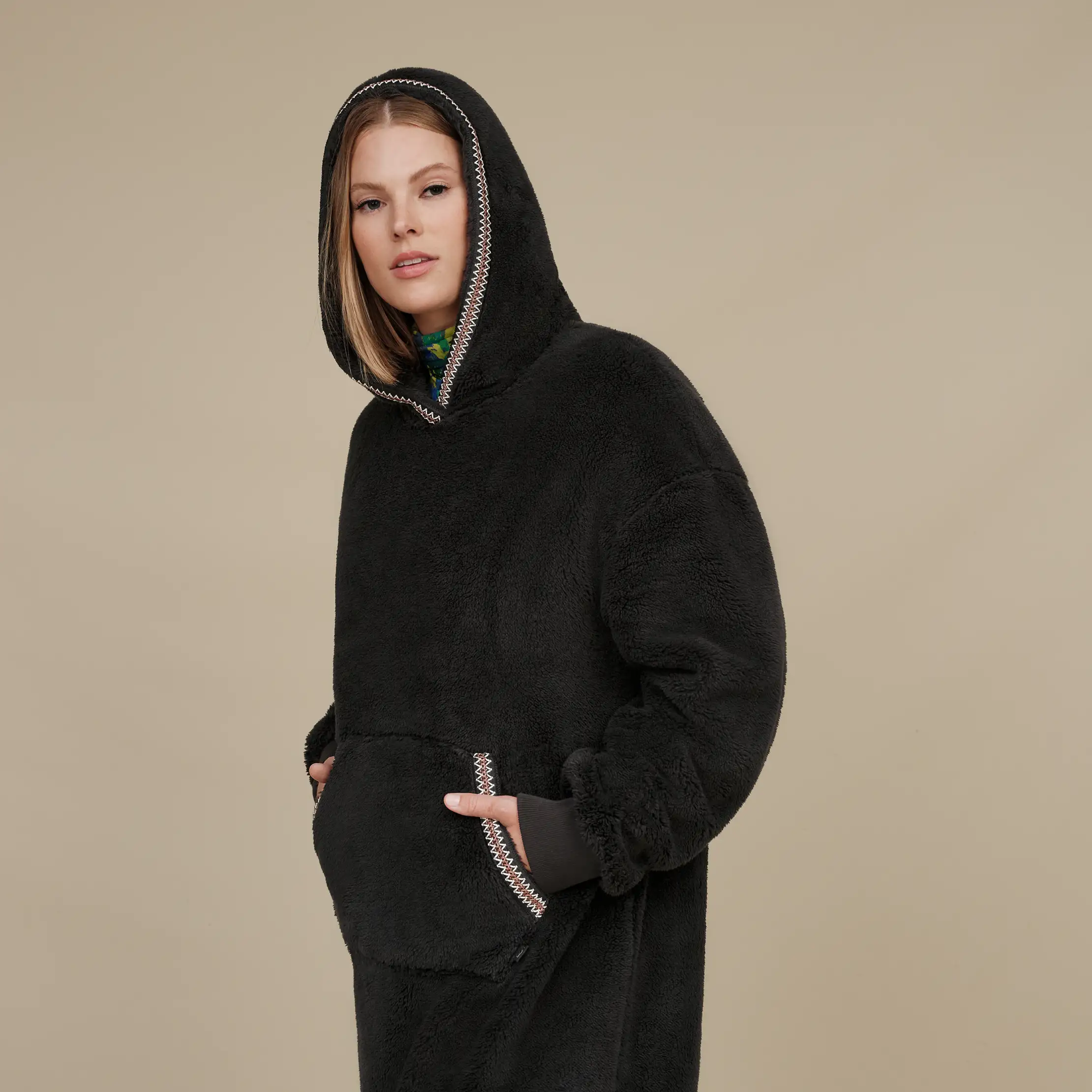 UGG フーディー UGG® UGGfluff Oversized Hoodie for | UGG®