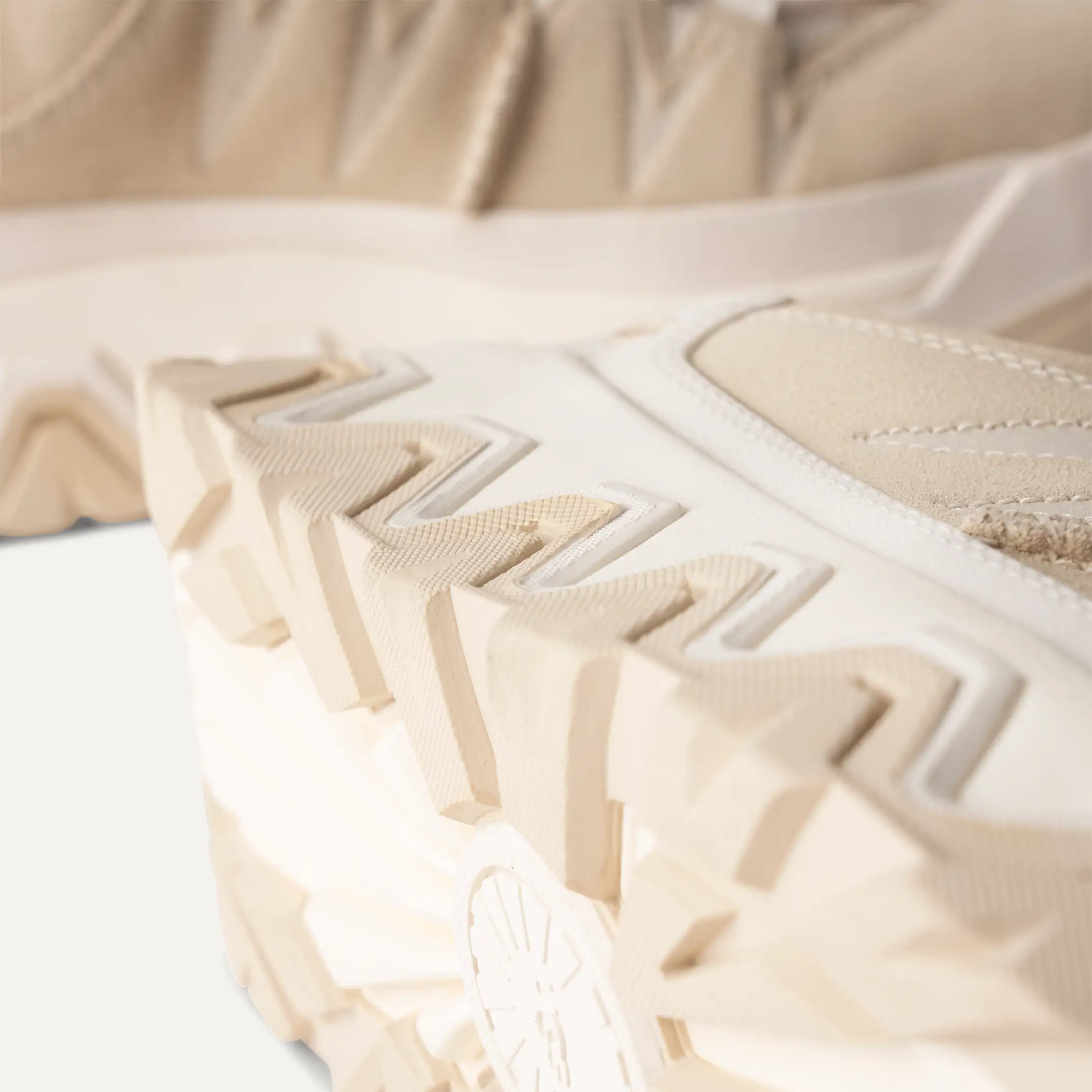 UGG スニーカー　【UGG】W CAPTRAIL LOW （LBEG） UGG® CapTrail Low Sneakers | Anthropologie