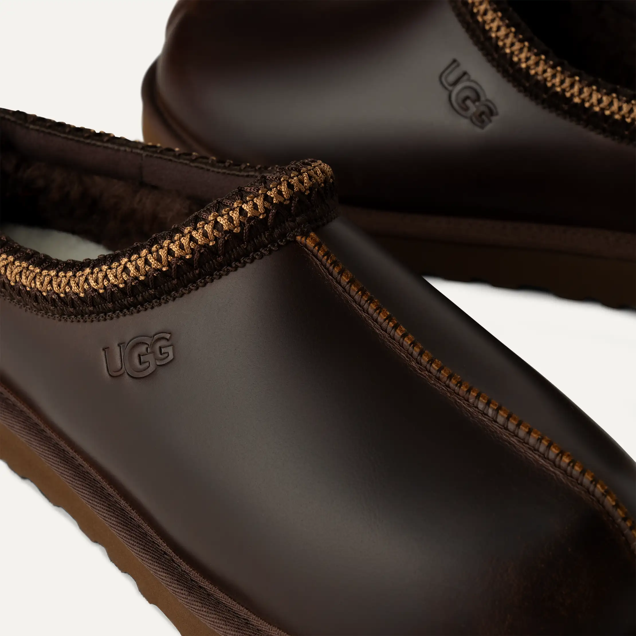 サンダル UGG SS25 'Tasman Leather Regenerate' sabots (1163890 IWD) UGG® Tasman Leather Regen for Men | UGG®