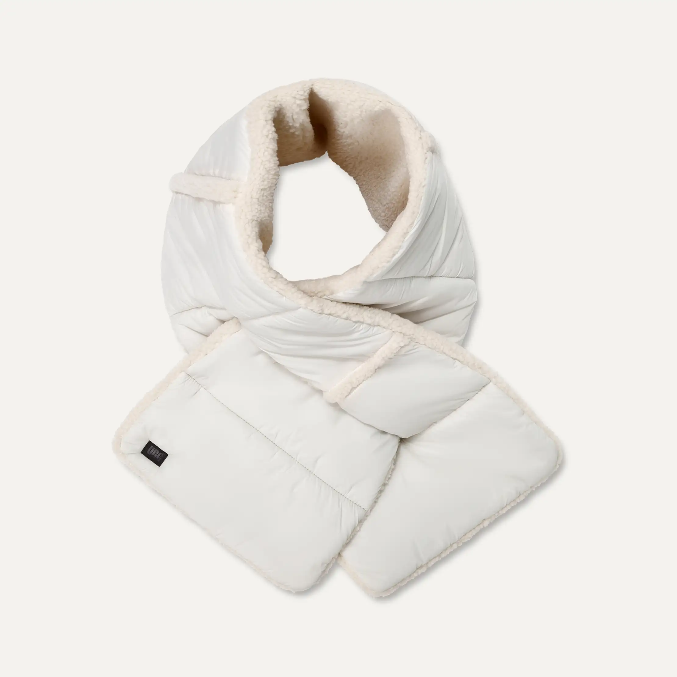 UGG FAUX FUR PULL THROUGH SCARF ホワイト UGG Faux-Fur Pull UGG FAUX FUR PULL THROUGH SCARF ホワイト UGG Faux-Fur Pull