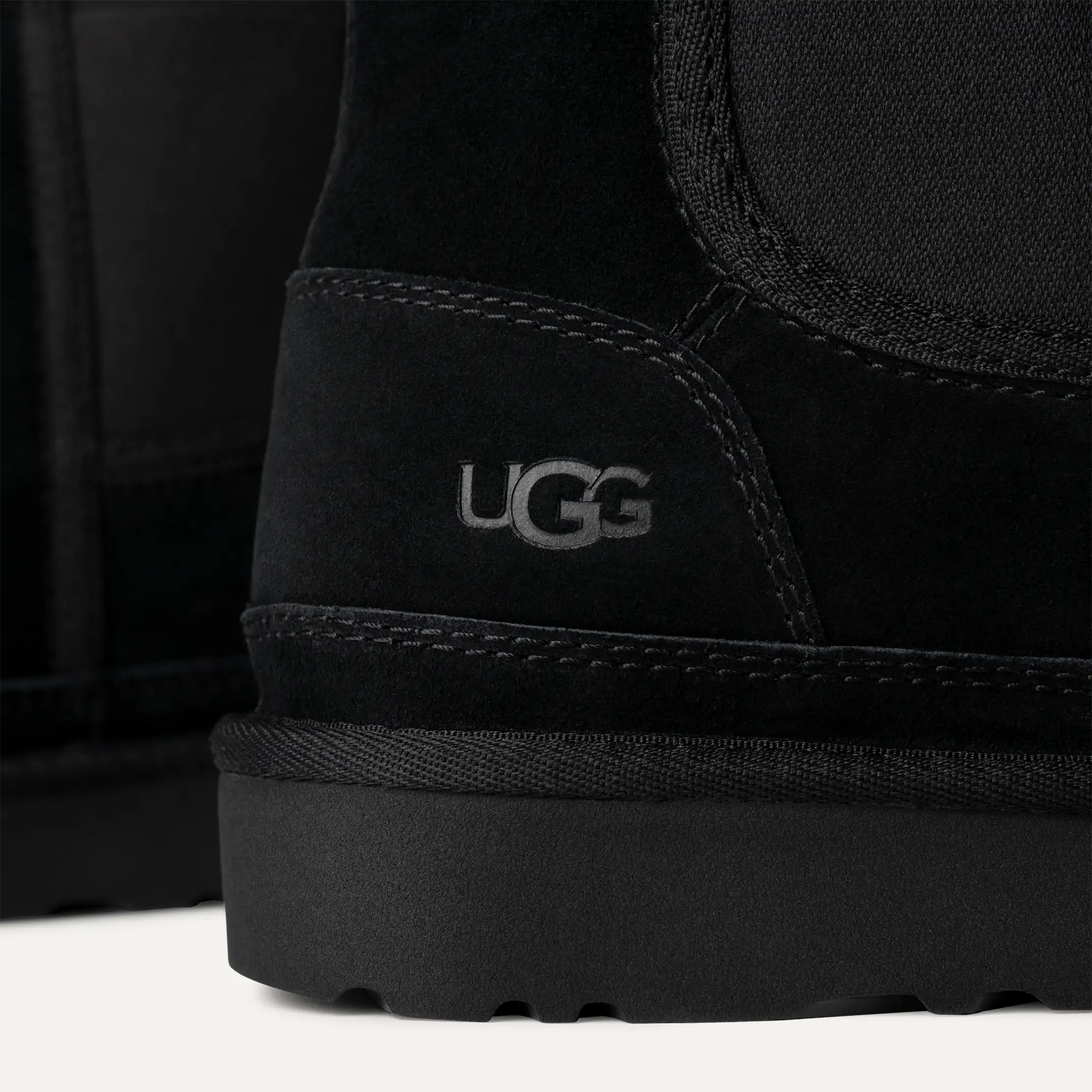 UGG Neumel Platform Boot Chelsea Size 8 Chunky Shoes Black