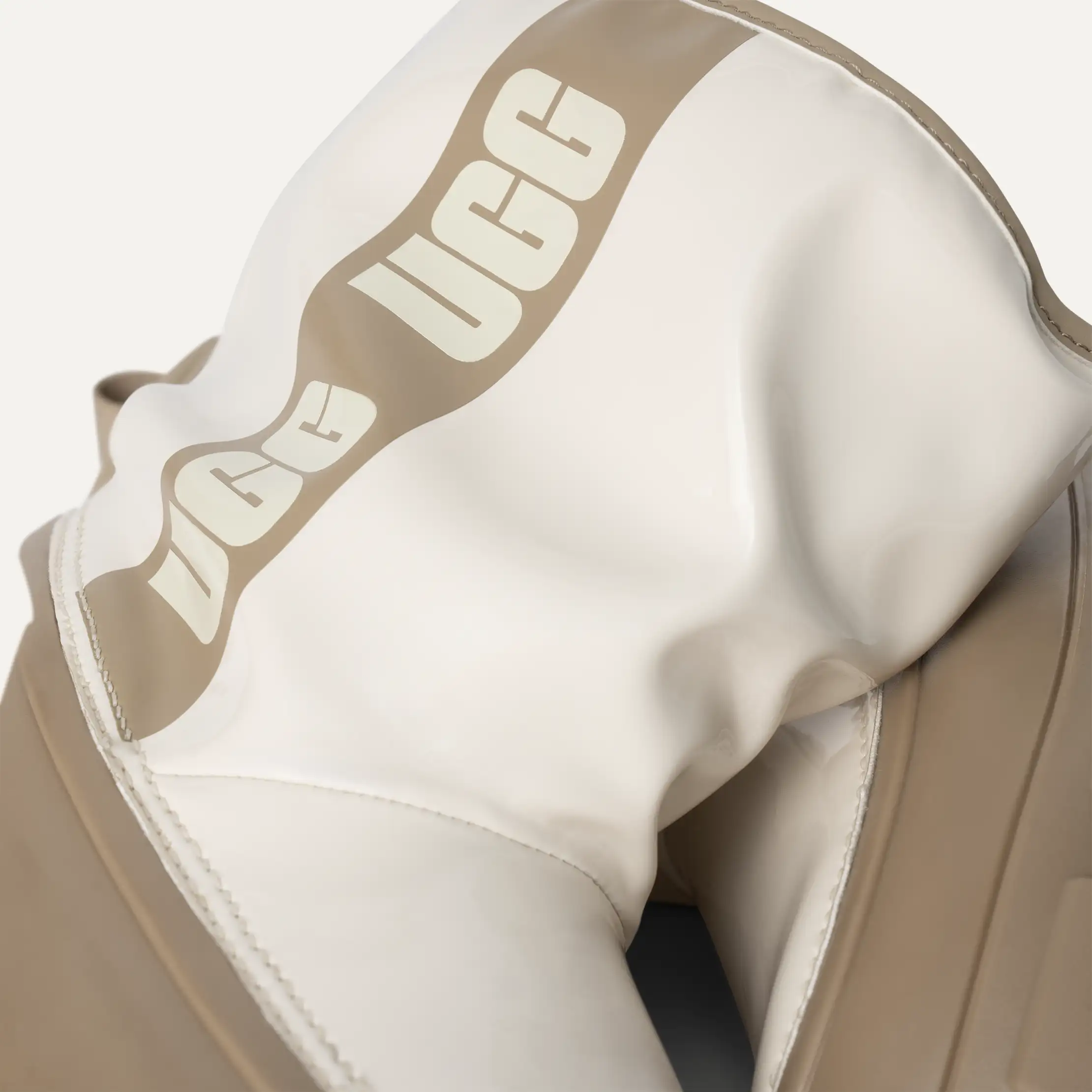 78▢UGG W CLASSIC BRELLAH MINI UT0406-5