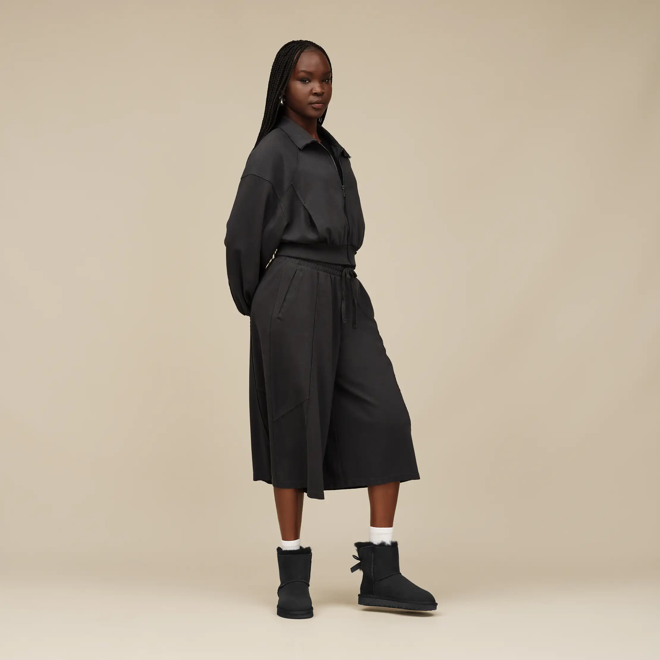 WMNS) UGG Mini Bailey Bow Crushed Velvet Boot 'Black