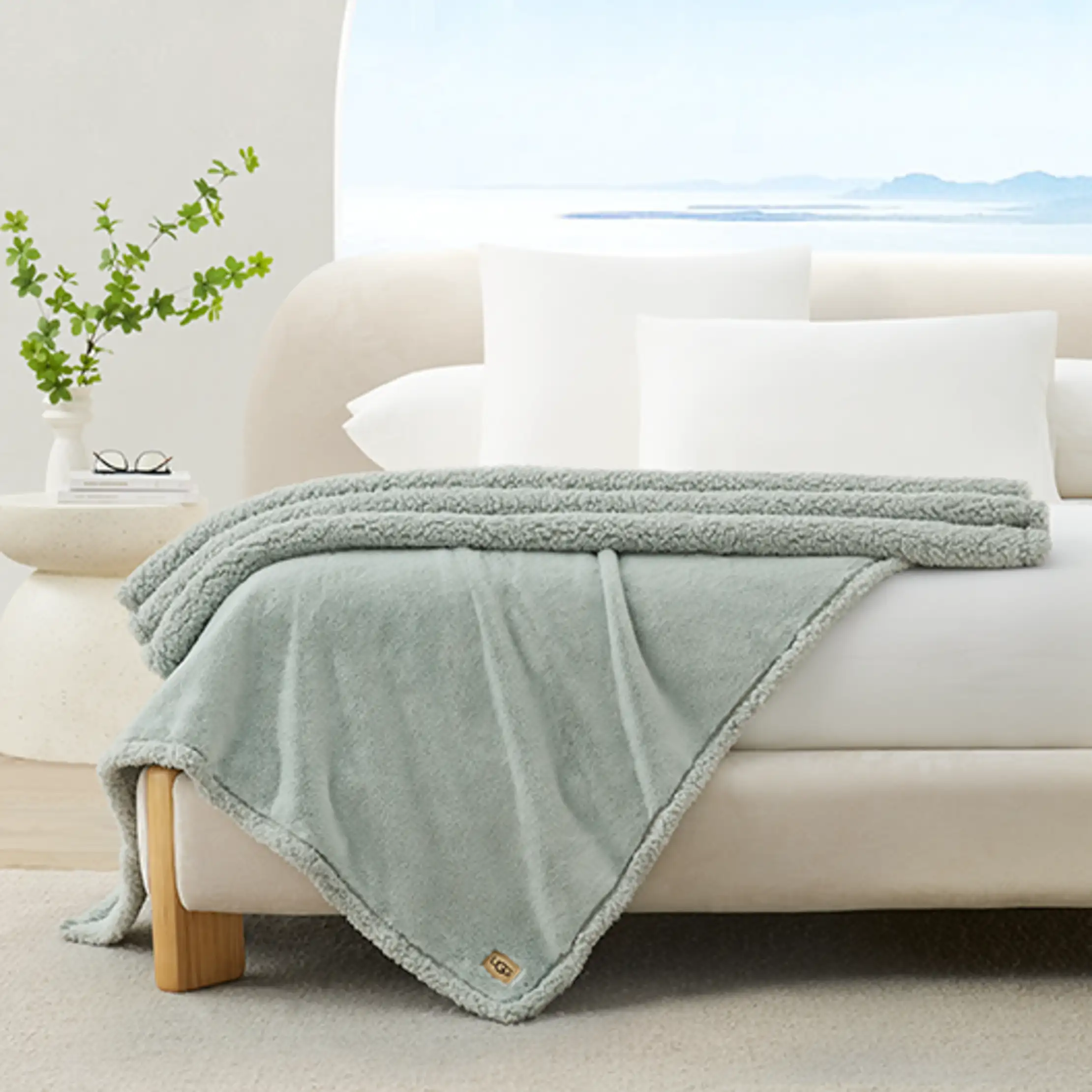 Home Cynthia Throw 50" x 70"