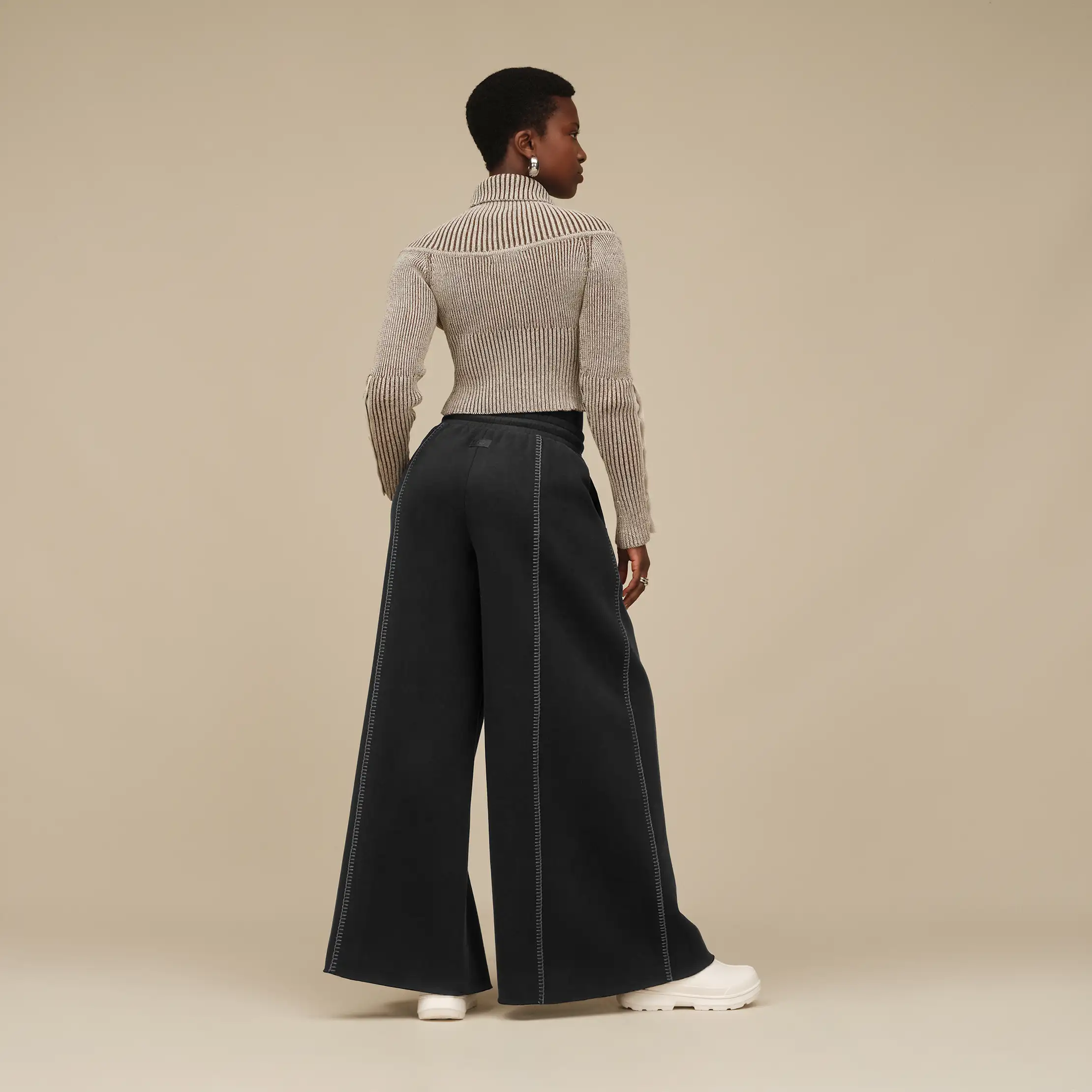 Pantalon classique à jambe large